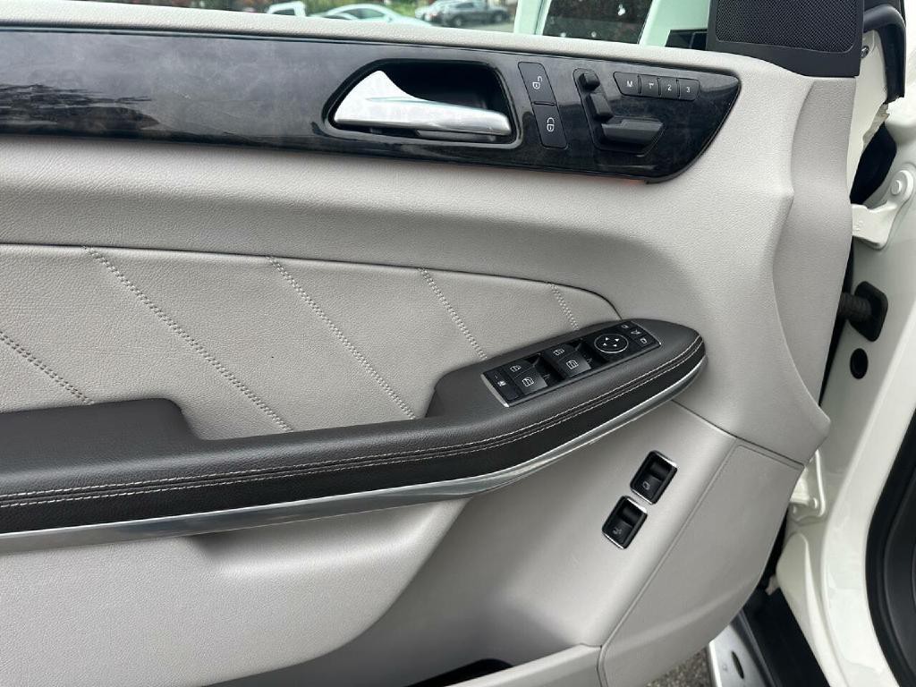 2013 Mercedes-Benz GL-Class Image 30