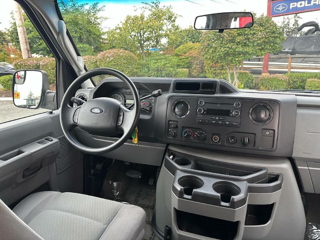 2011 Ford E-series Image 27