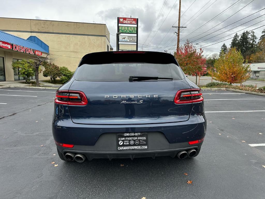 2016 Porsche Macan Image 10