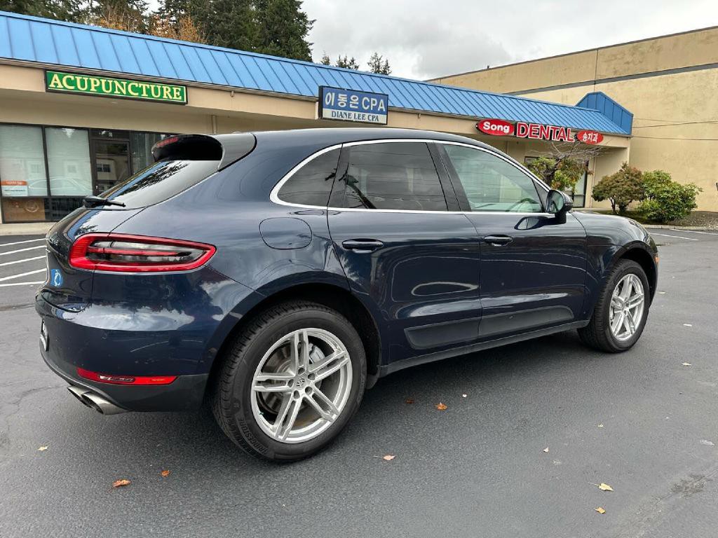 2016 Porsche Macan Image 17