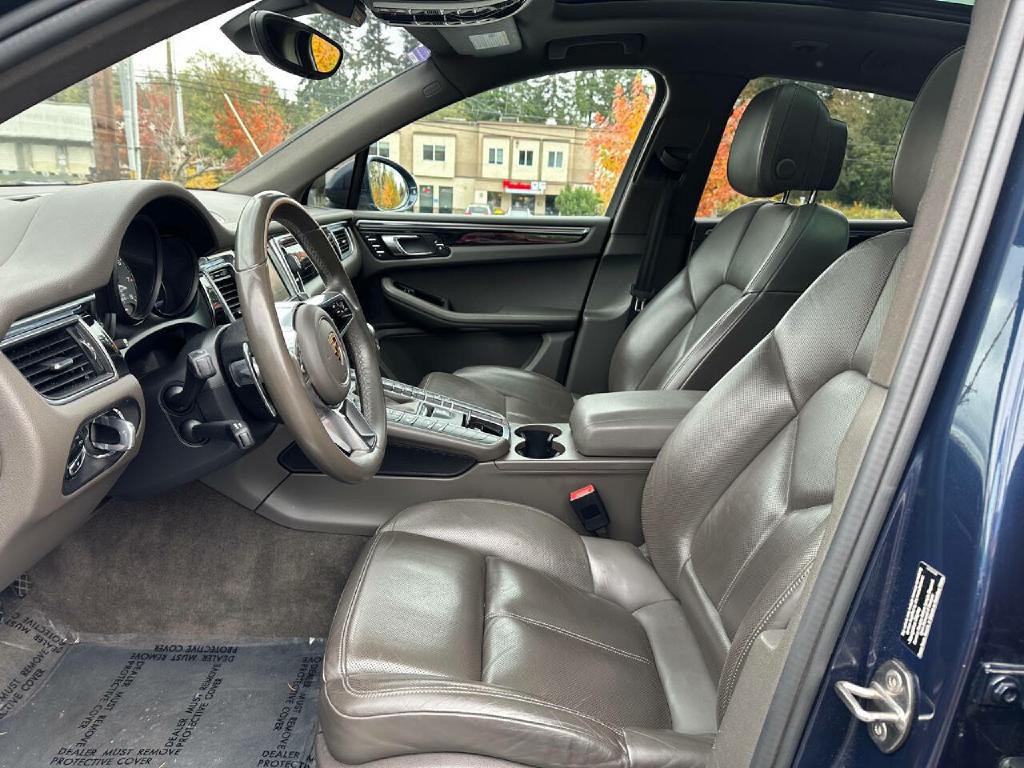 2016 Porsche Macan Image 18