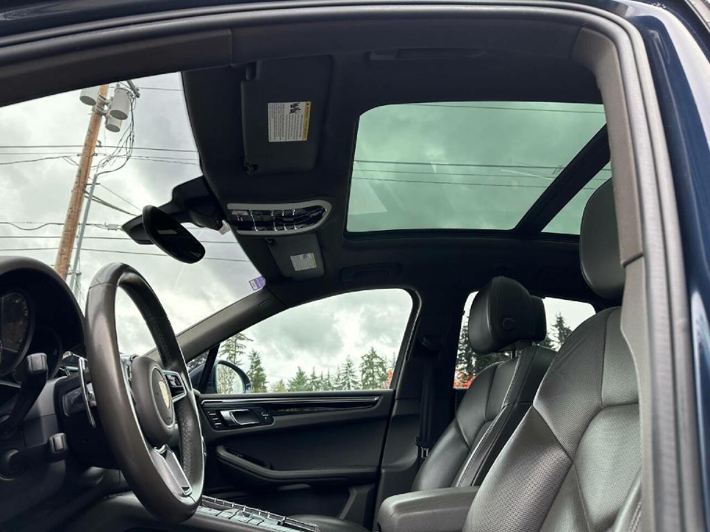 2016 Porsche Macan Image 19