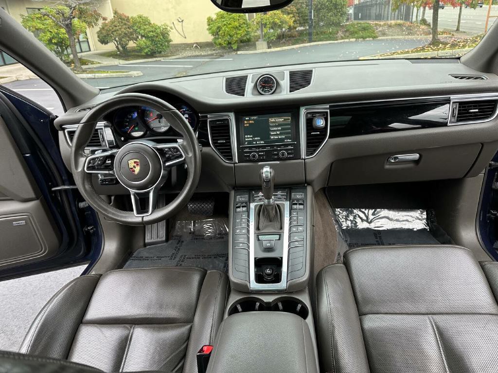 2016 Porsche Macan Image 33