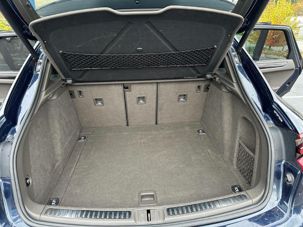 2016 Porsche Macan Image 34