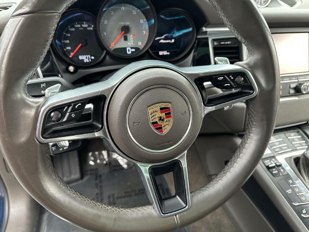 2016 Porsche Macan Image 45