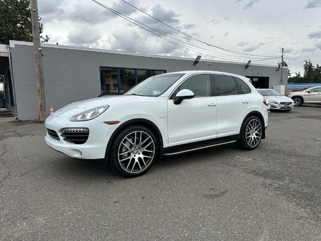2013 Porsche Cayenne Image 2