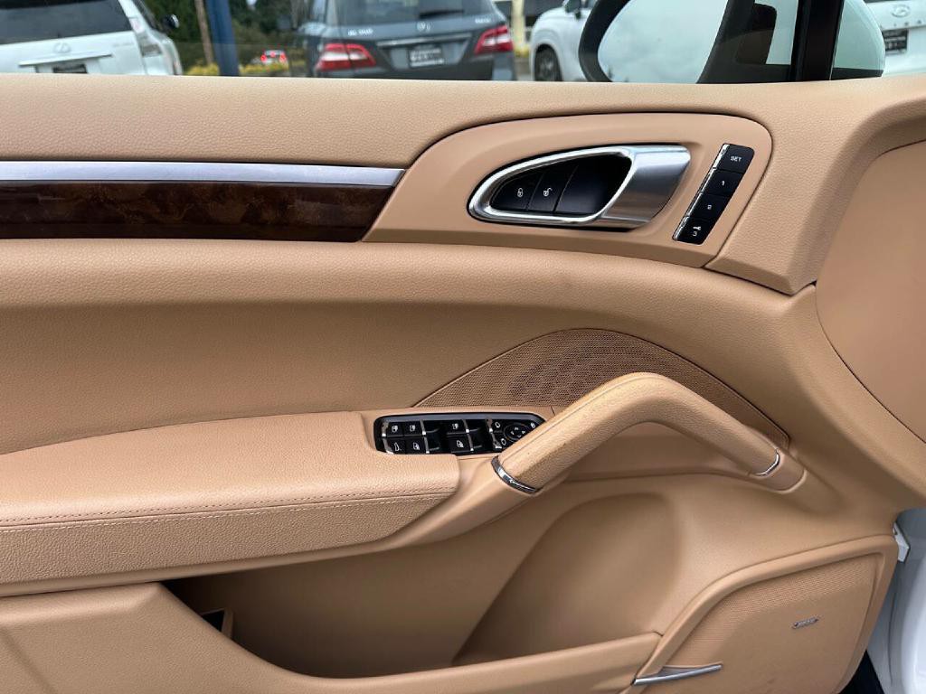2013 Porsche Cayenne Image 16
