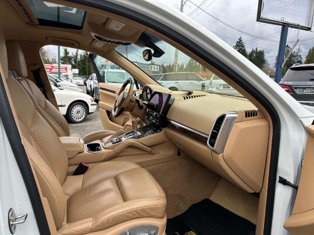 2013 Porsche Cayenne Image 28