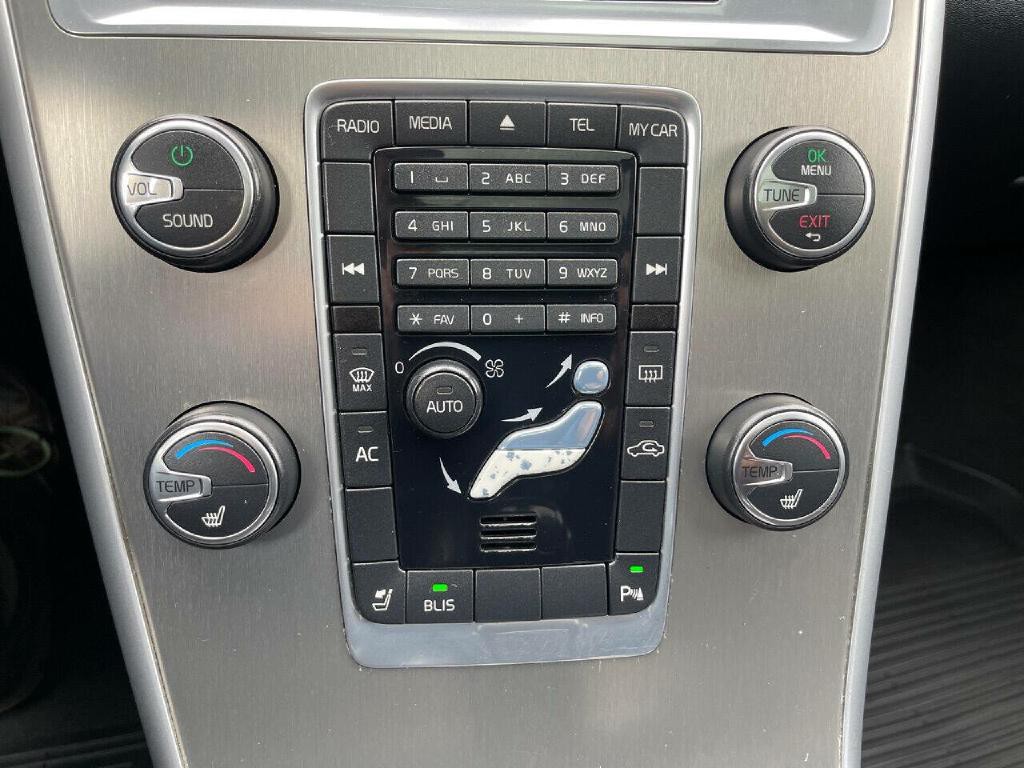 2011 Volvo XC60 Image 18