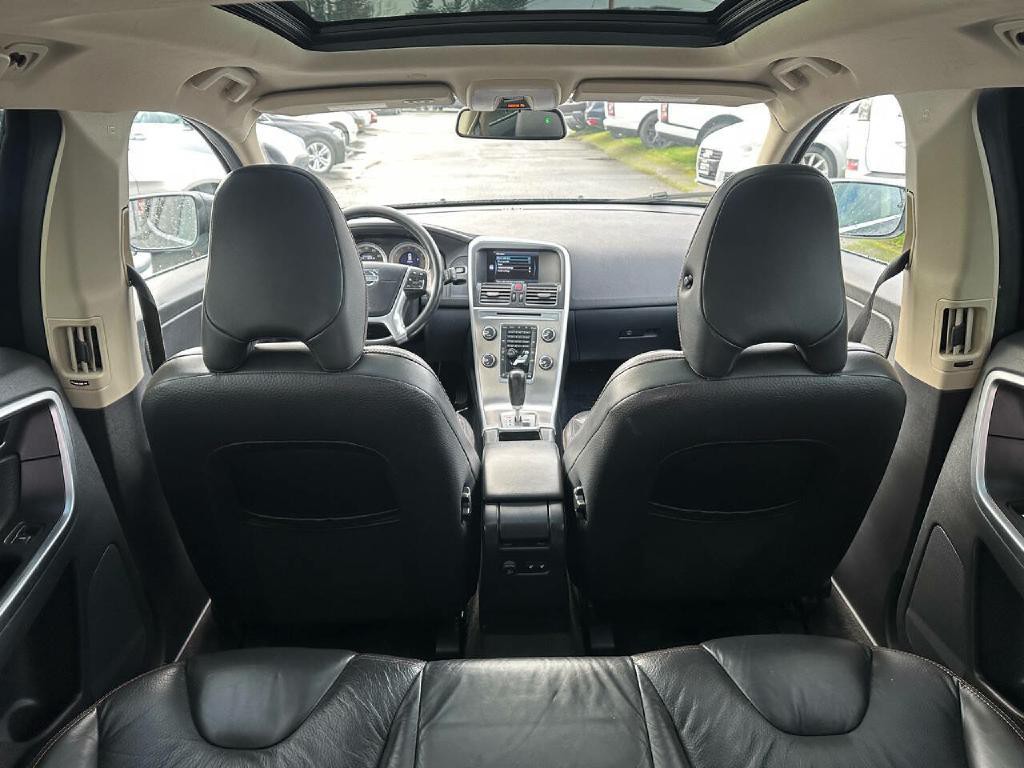 2011 Volvo XC60 Image 22