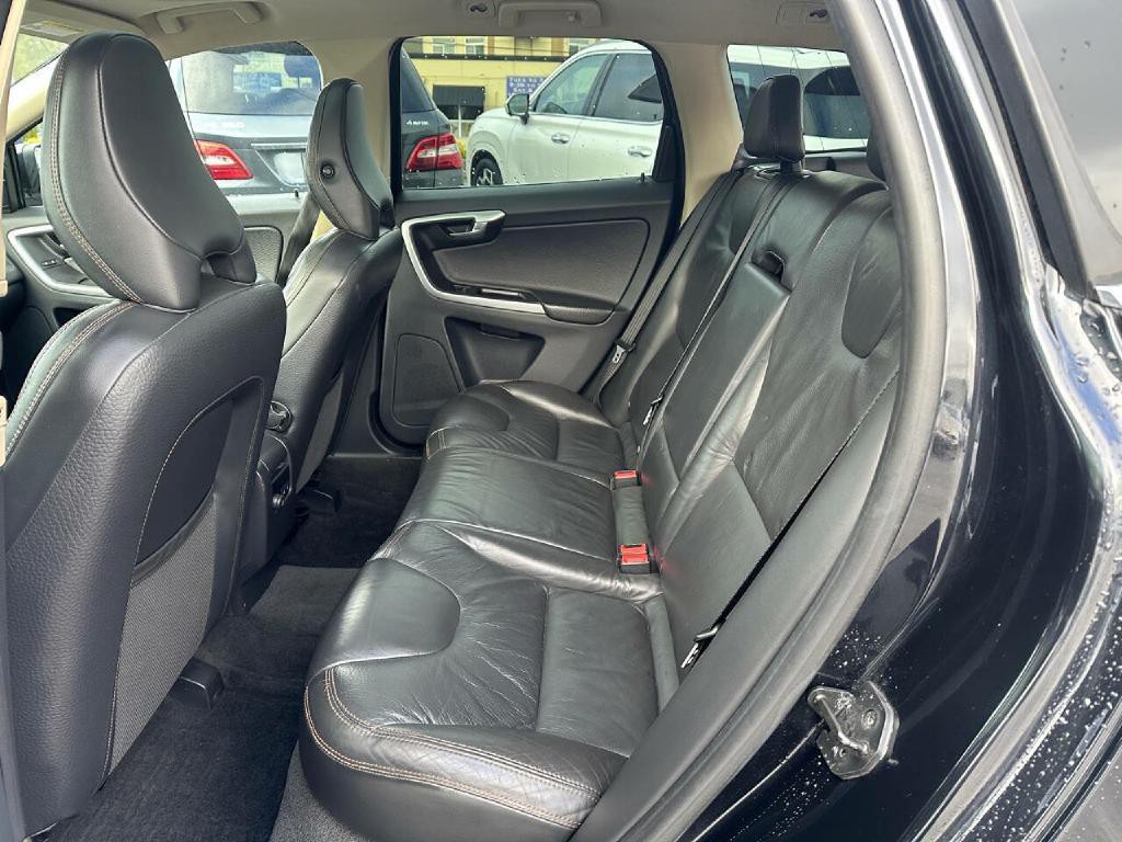 2011 Volvo XC60 Image 25