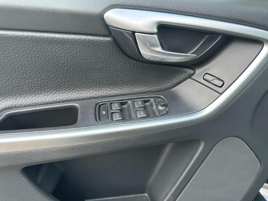 2011 Volvo XC60 Image 26
