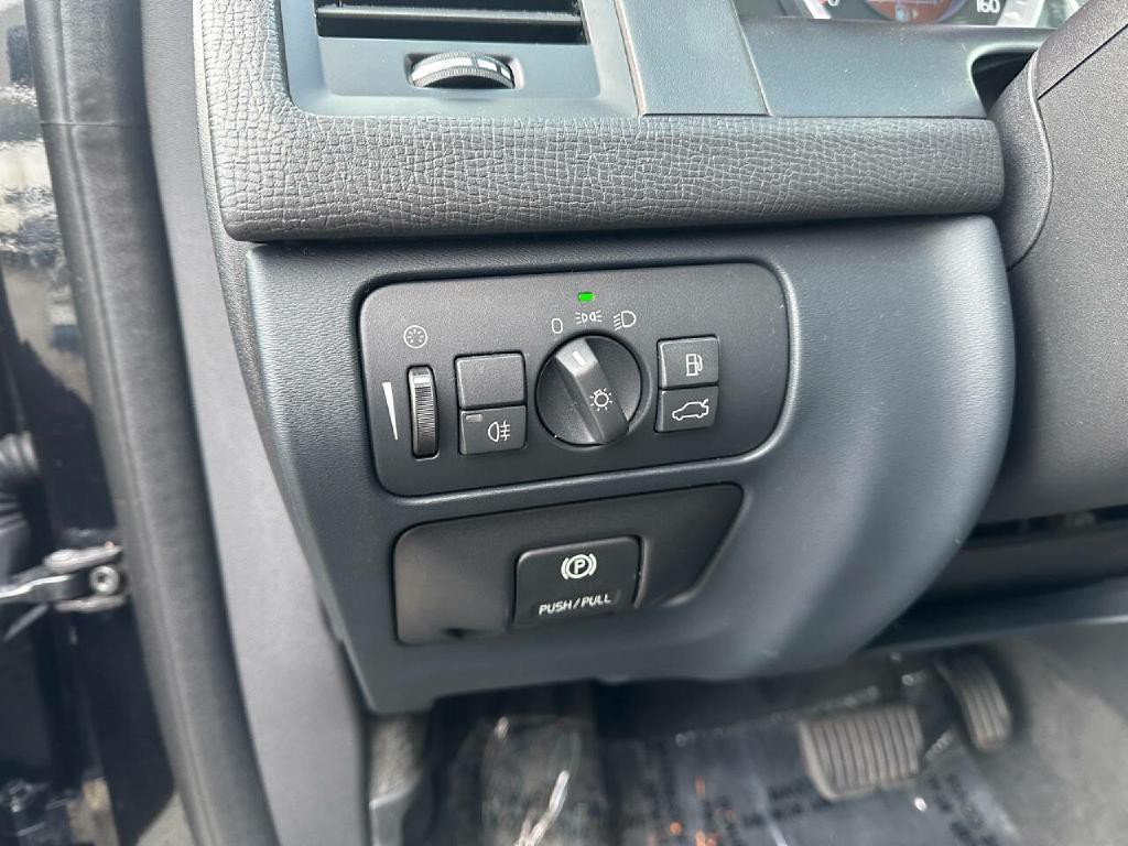2011 Volvo XC60 Image 30
