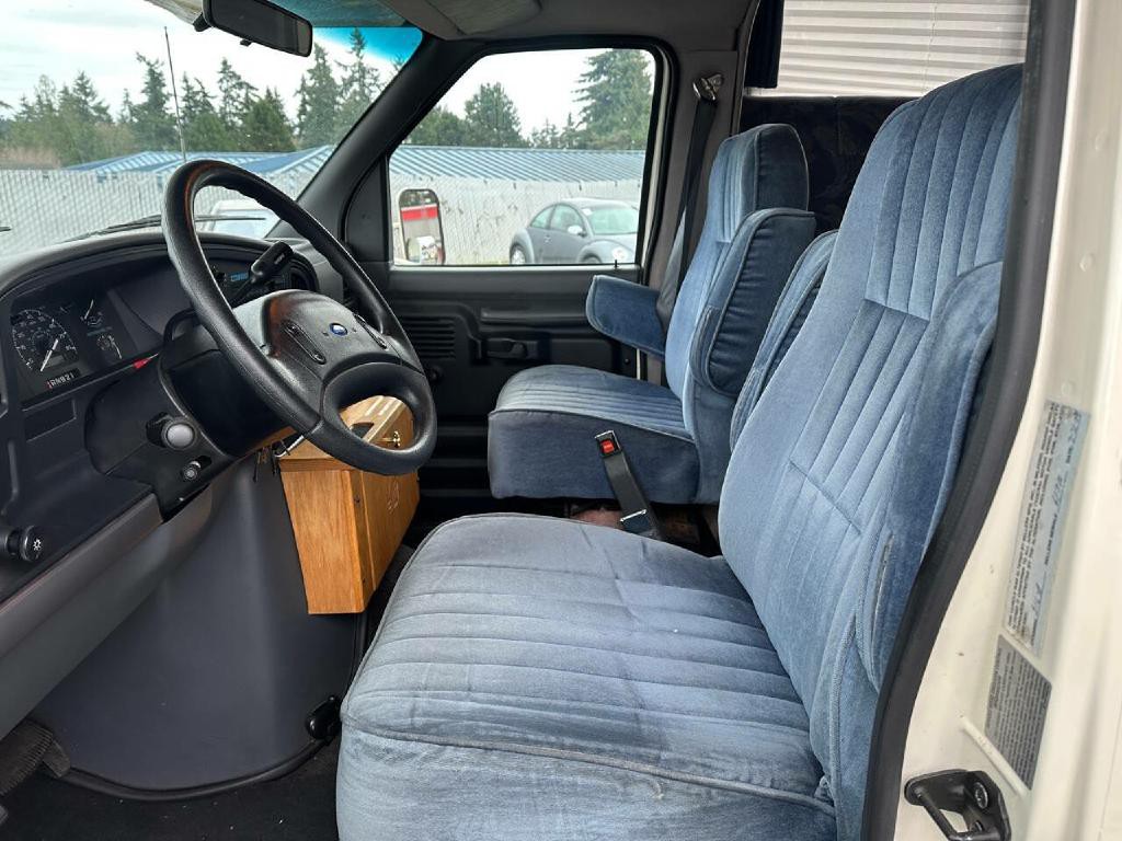1994 Ford E-series Image 18