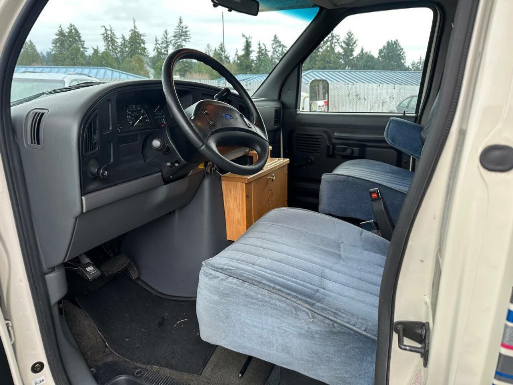 1994 Ford E-series Image 19