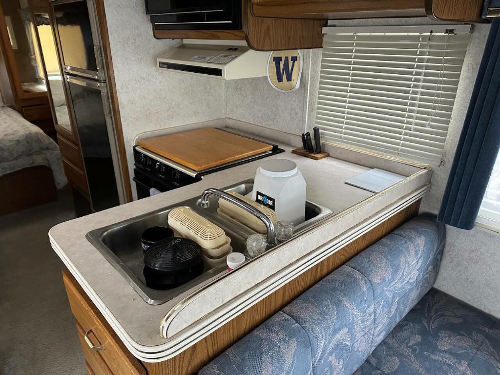 1994 Ford E-series Image 21