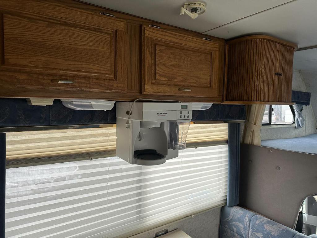 1994 Ford E-series Image 24