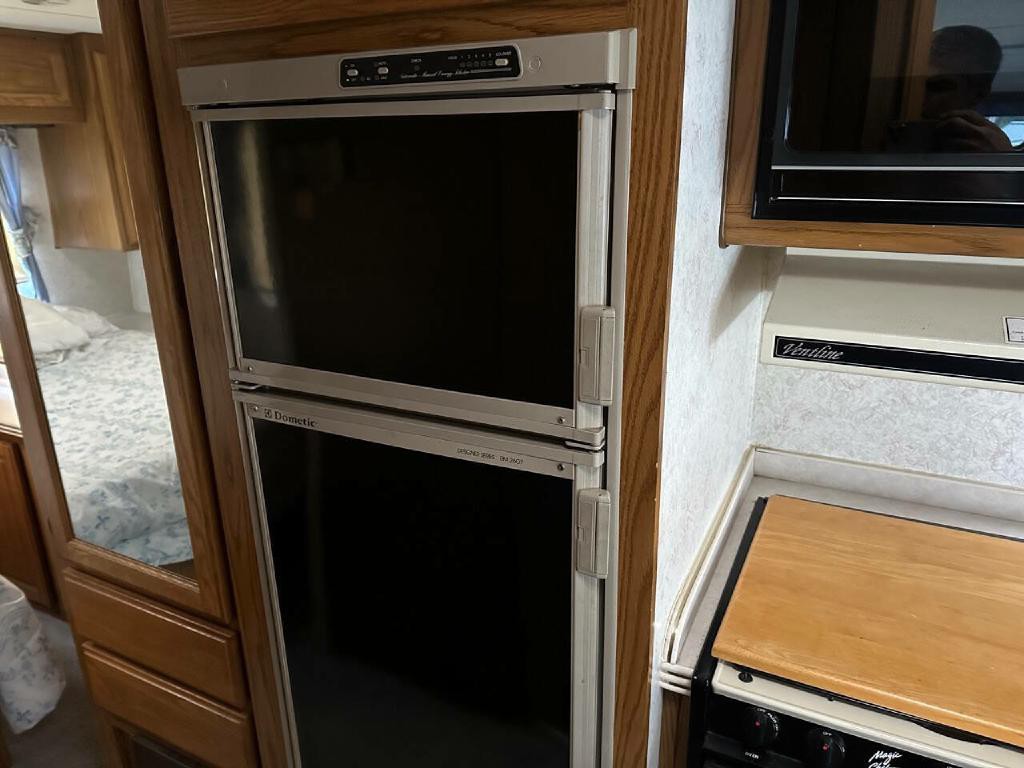 1994 Ford E-series Image 31
