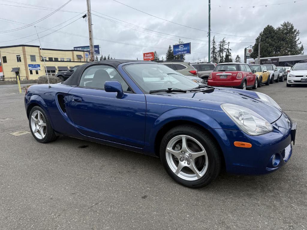 2003 Toyota MR2 Image 2