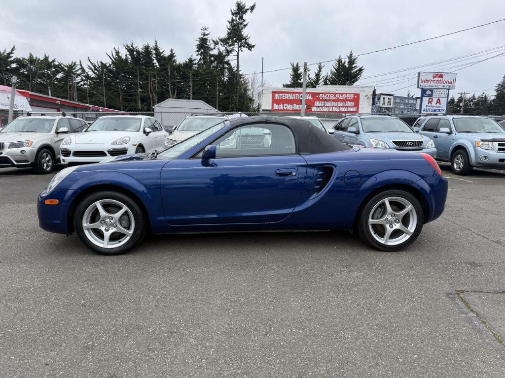 2003 Toyota MR2 Image 4