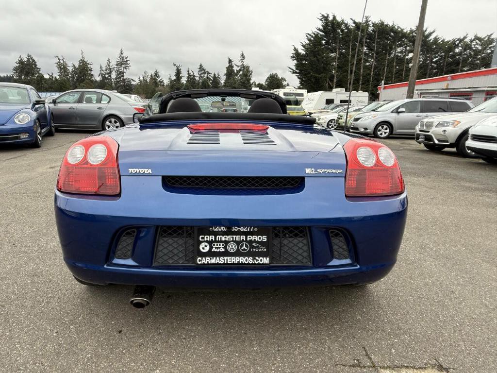 2003 Toyota MR2 Image 8