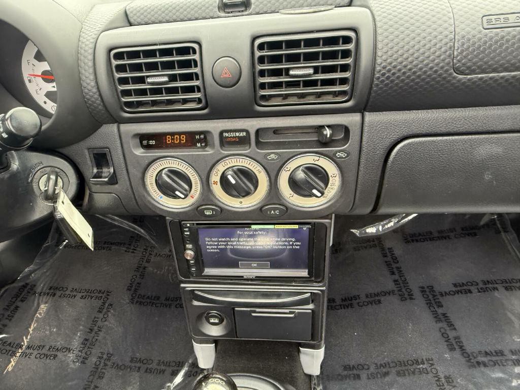 2003 Toyota MR2 Image 22