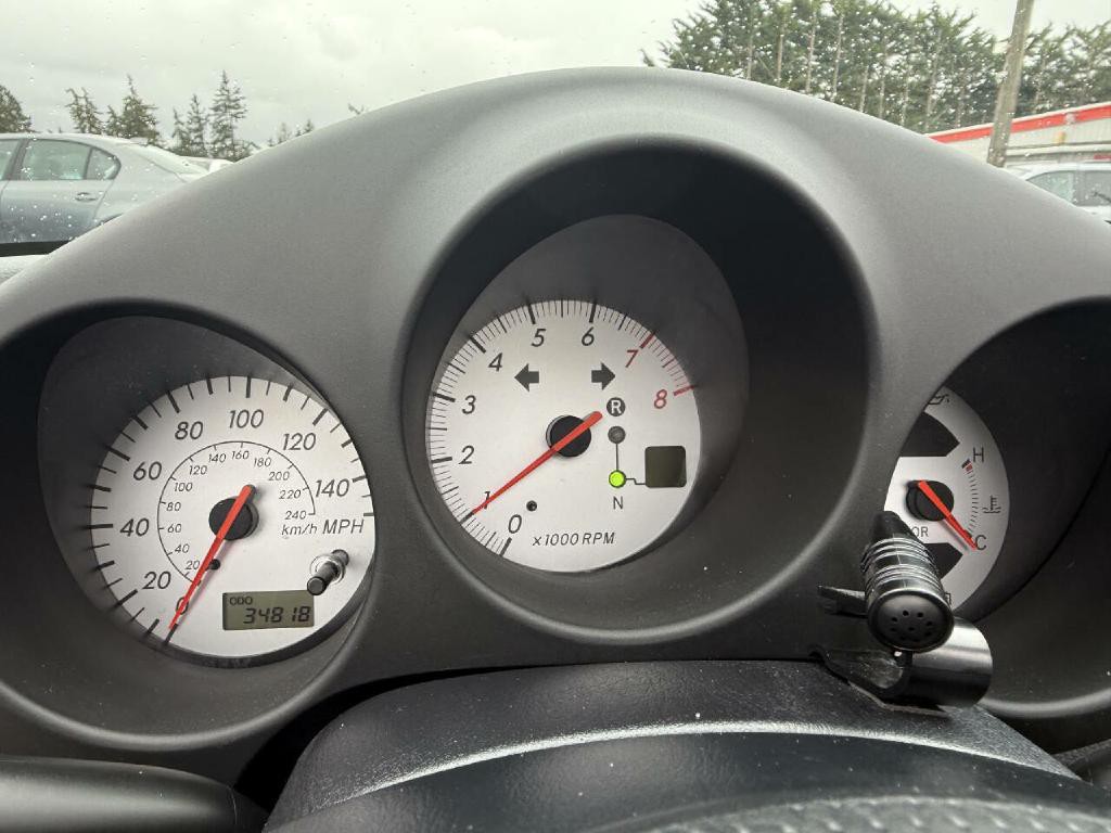 2003 Toyota MR2 Image 27