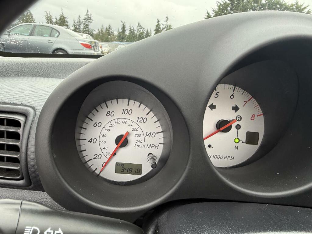 2003 Toyota MR2 Image 29
