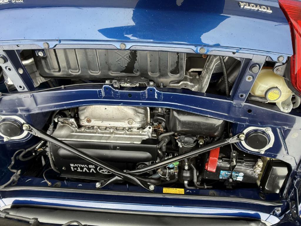 2003 Toyota MR2 Image 31