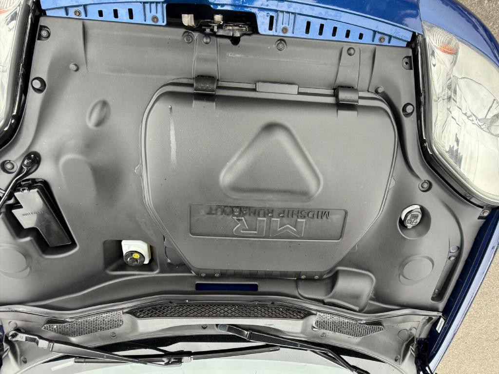 2003 Toyota MR2 Image 34