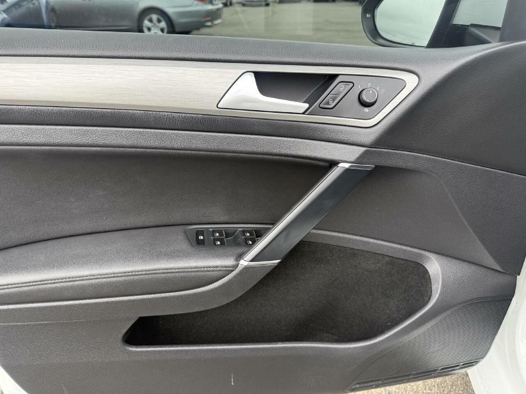 2015 Volkswagen Golf Image 18