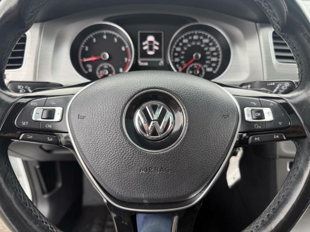 2015 Volkswagen Golf Image 28