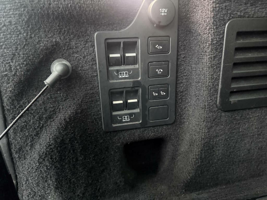2018 Land Rover Discovery Image 10