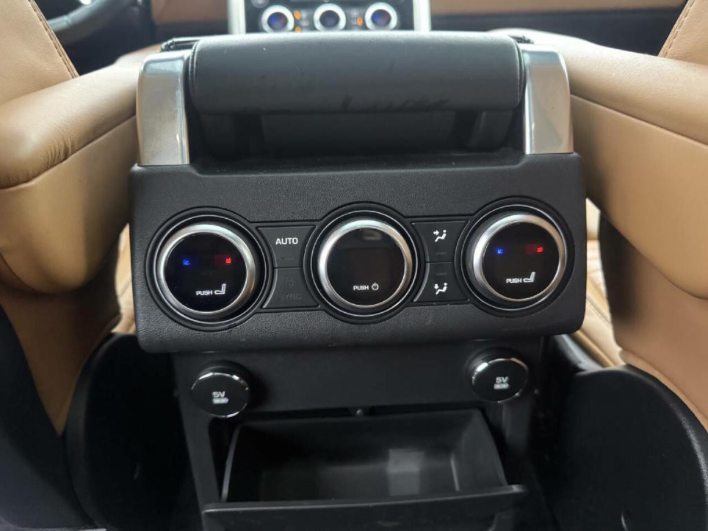2018 Land Rover Discovery Image 11