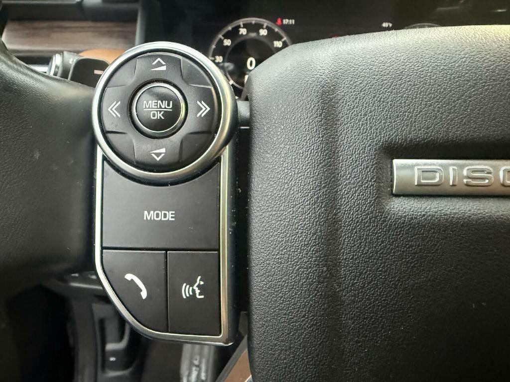 2018 Land Rover Discovery Image 21