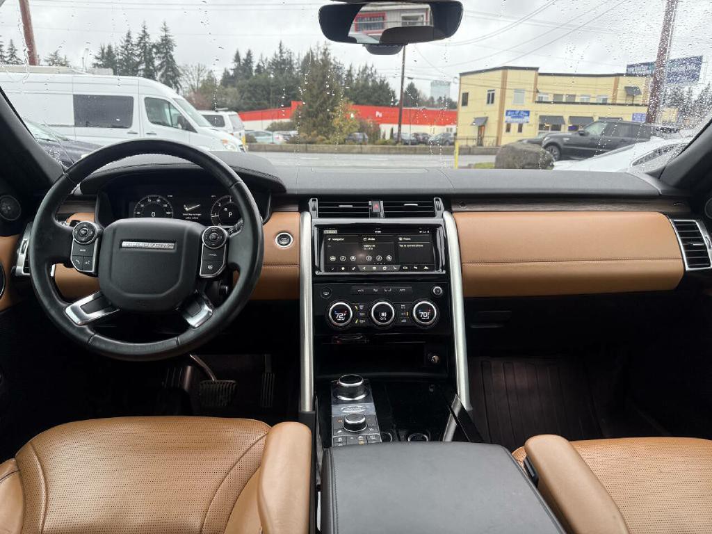 2018 Land Rover Discovery Image 26