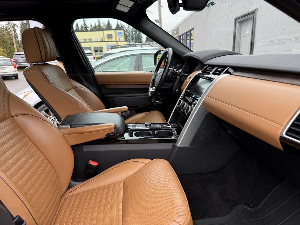 2018 Land Rover Discovery Image 33