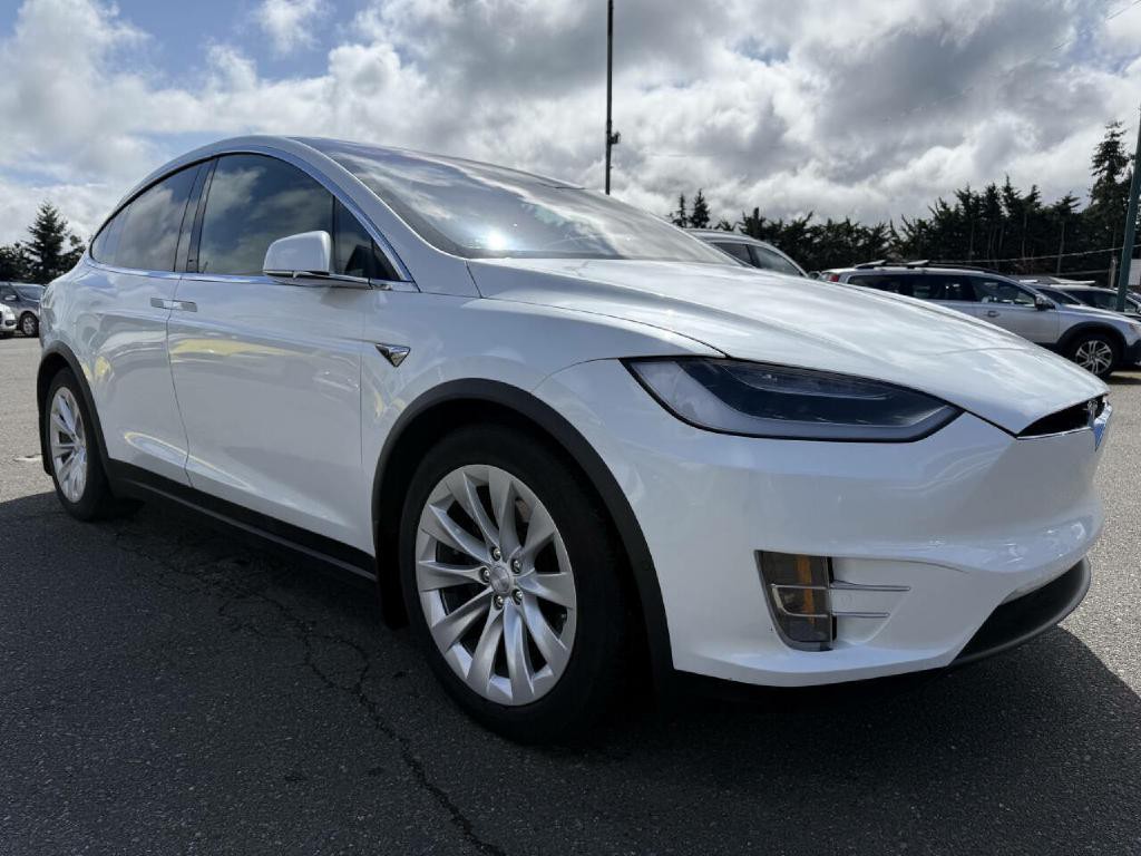 2018 Tesla Model X Image 2