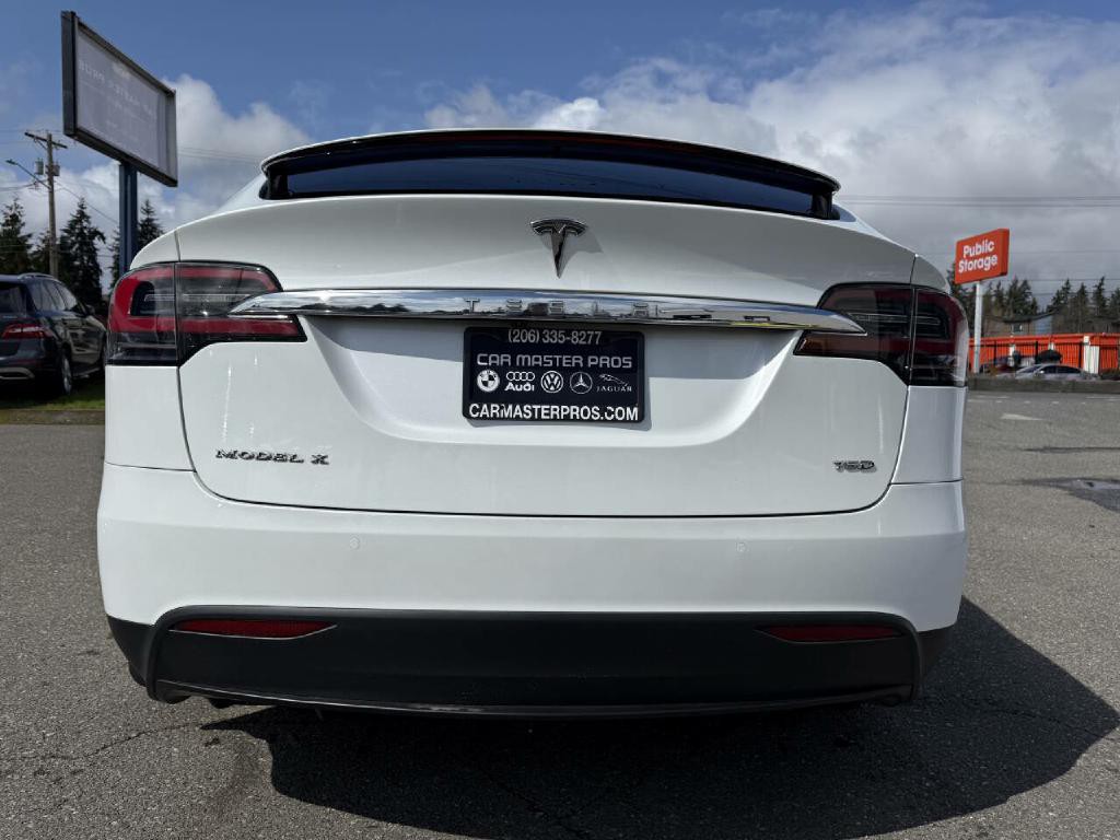 2018 Tesla Model X Image 12