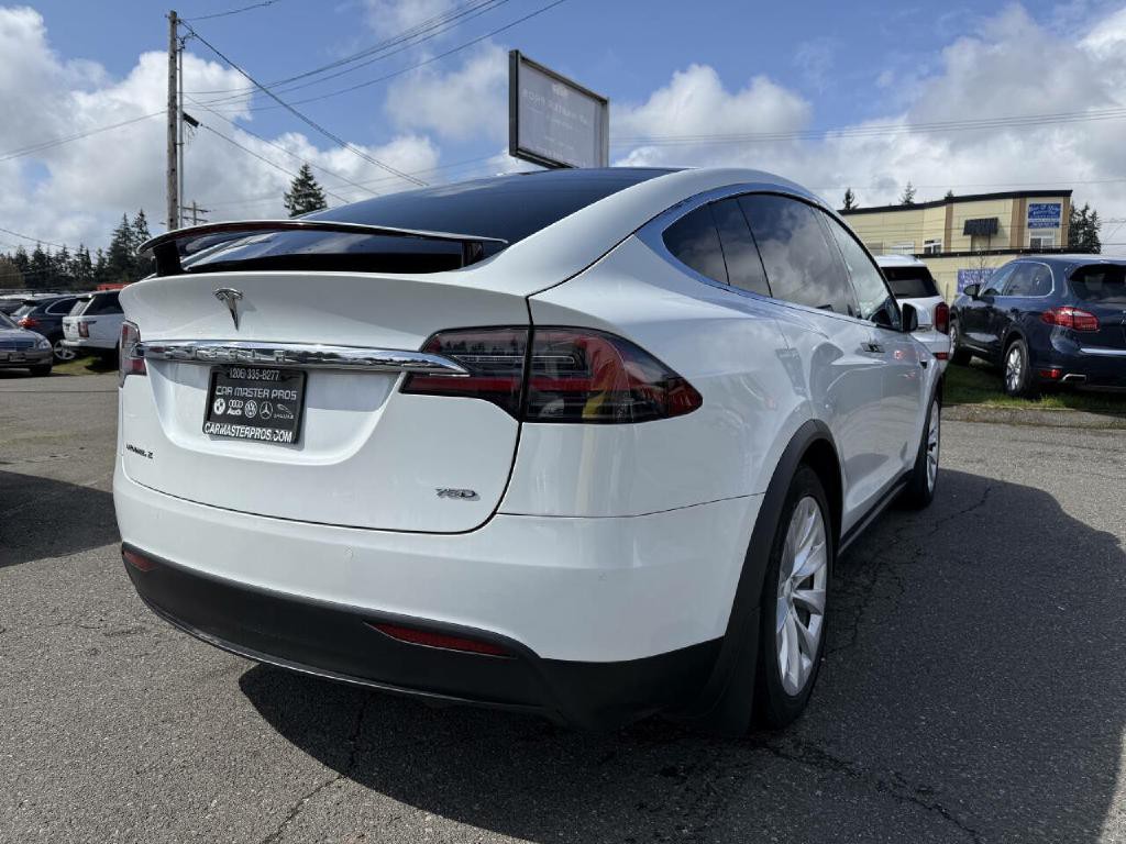 2018 Tesla Model X Image 13