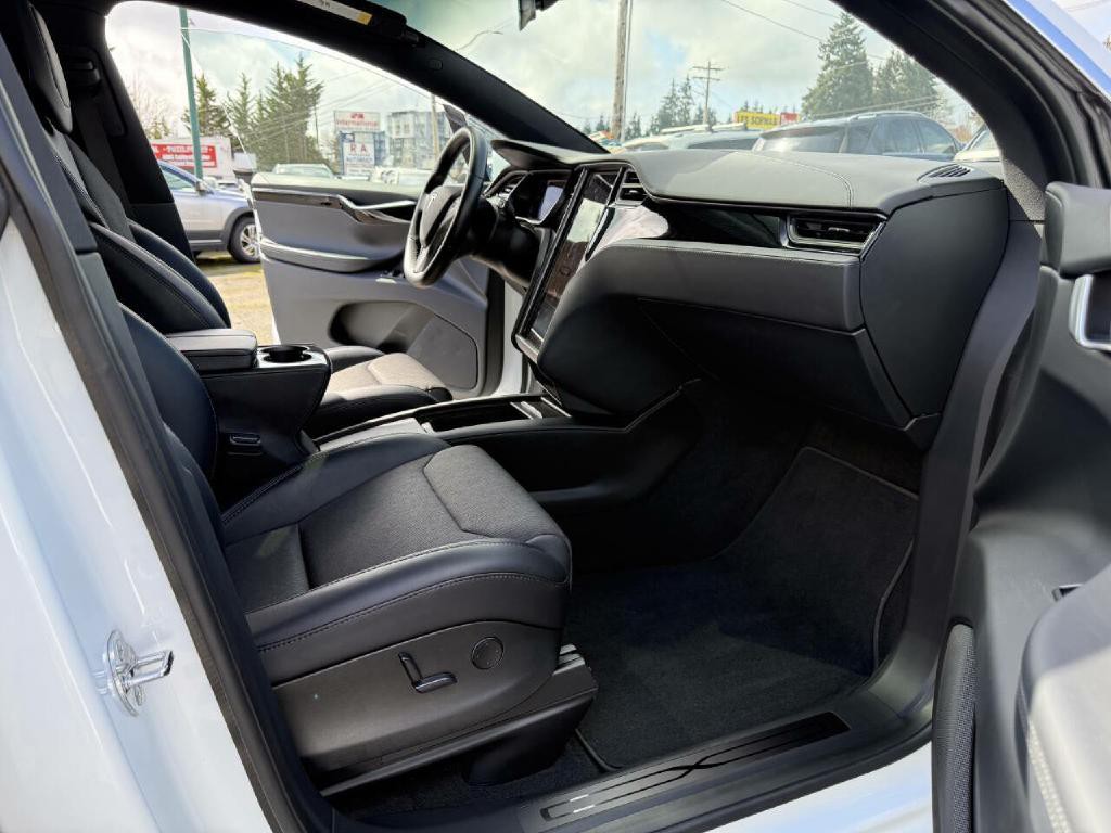 2018 Tesla Model X Image 15