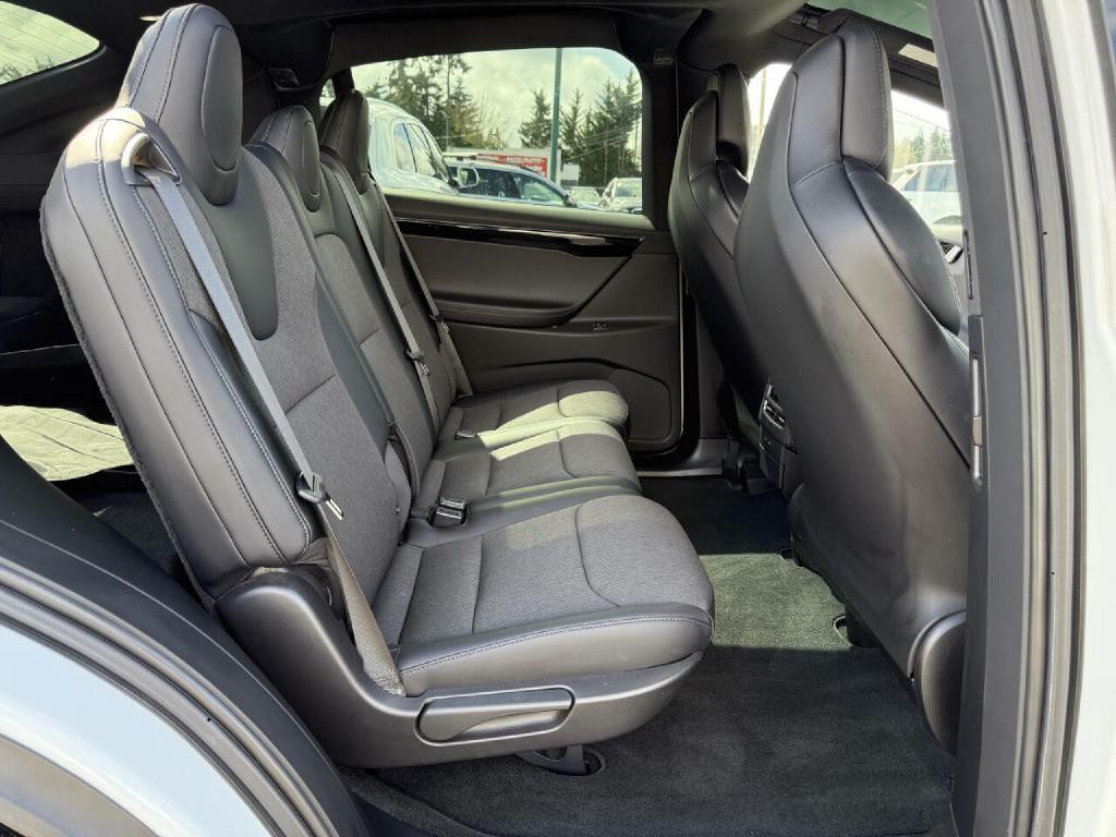2018 Tesla Model X Image 16