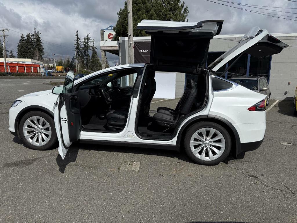 2018 Tesla Model X Image 22