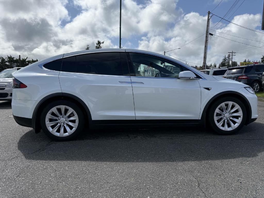 2018 Tesla Model X Image 31