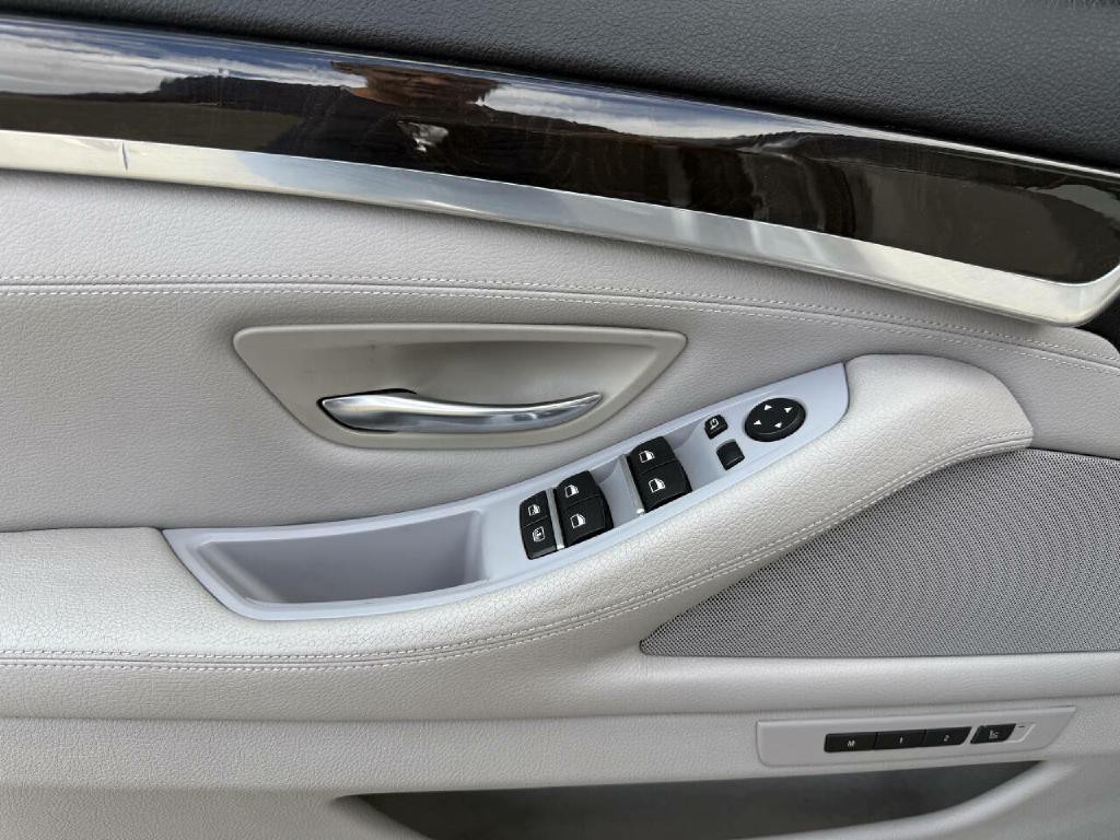 2011 BMW 5 Series Image 13
