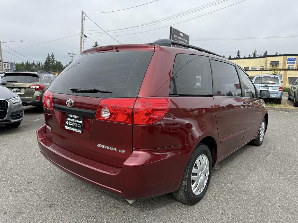 2009 Toyota Sienna Image 4