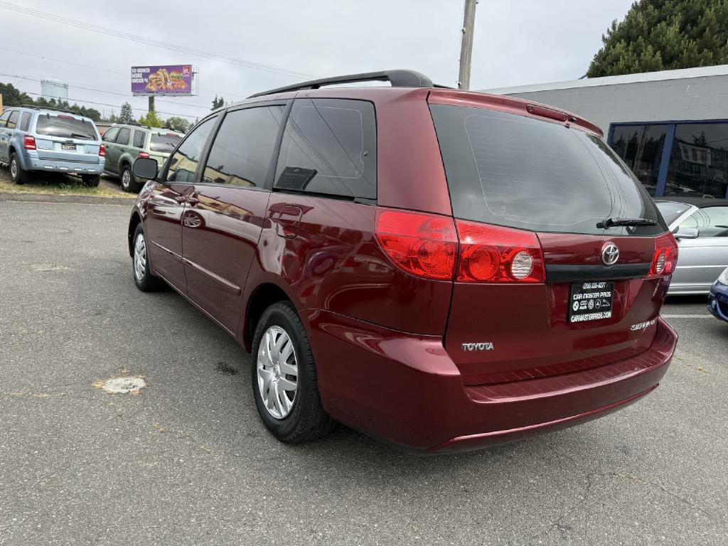 2009 Toyota Sienna Image 12