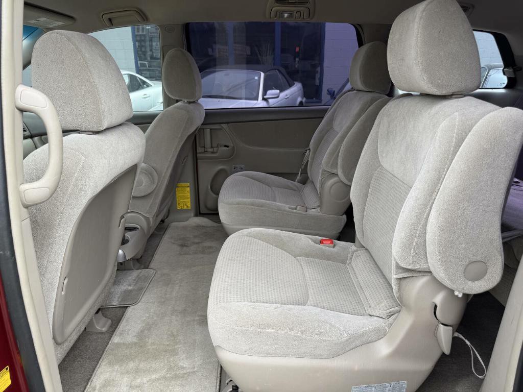 2009 Toyota Sienna Image 17