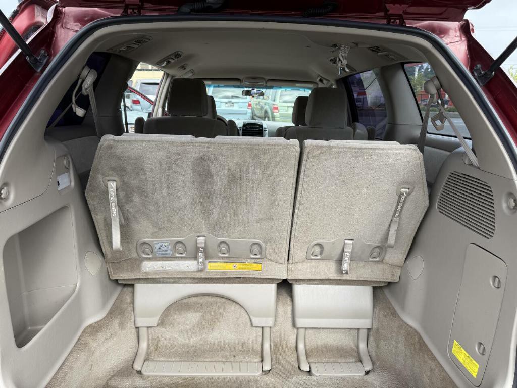2009 Toyota Sienna Image 19