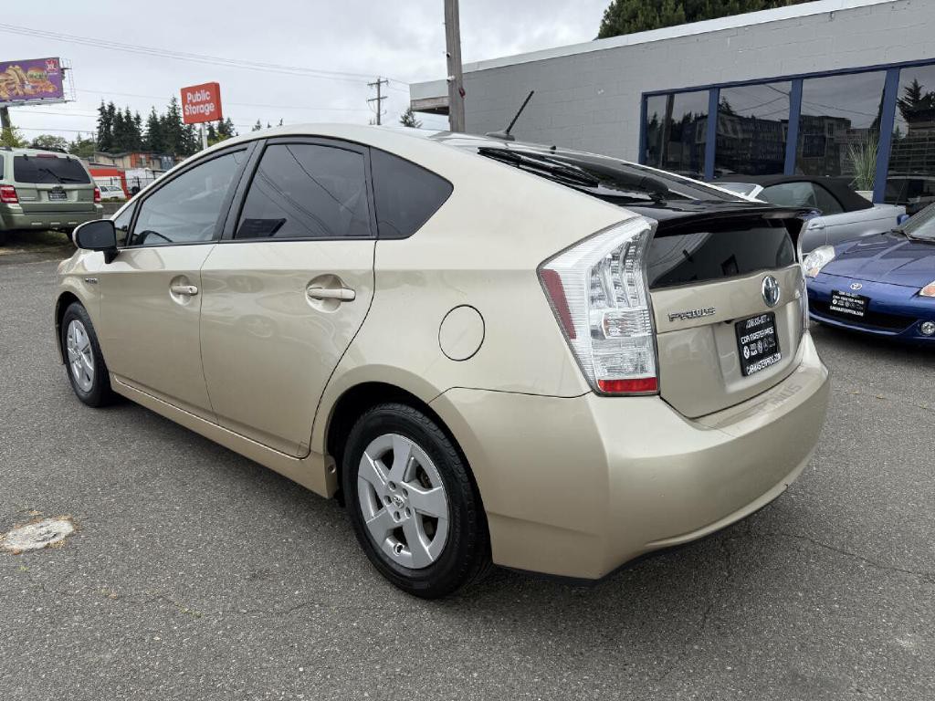 2010 Toyota Prius Image 2